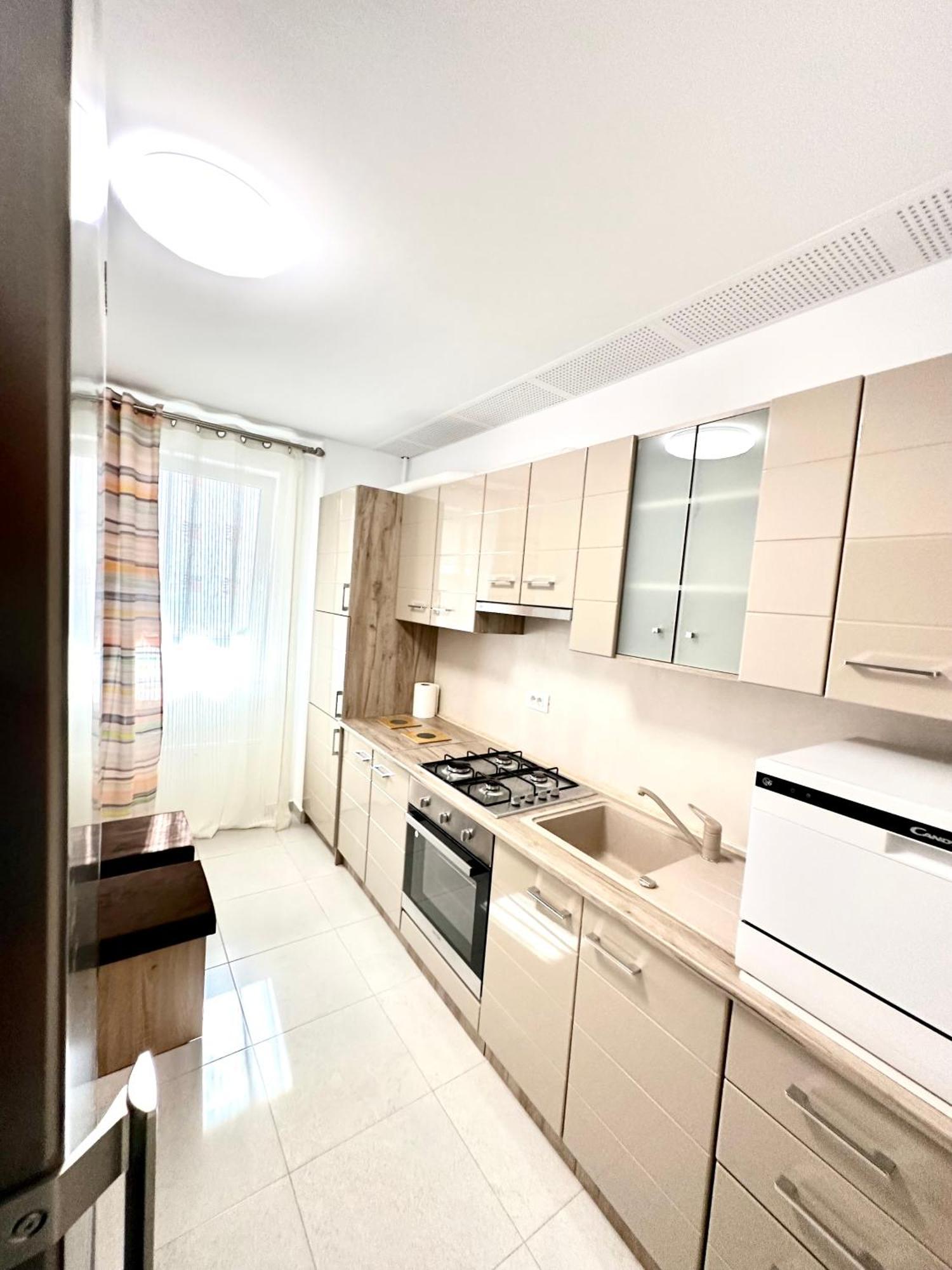 Urban Plaza Astra - Rise Private &
