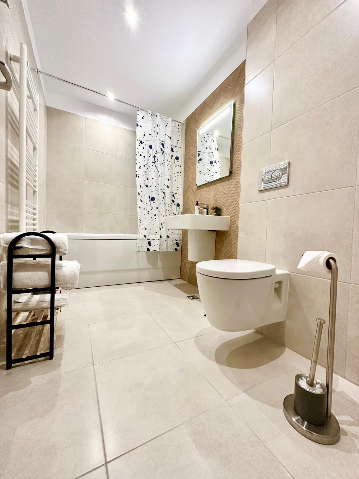 Urban Plaza Astra - Rise Private &